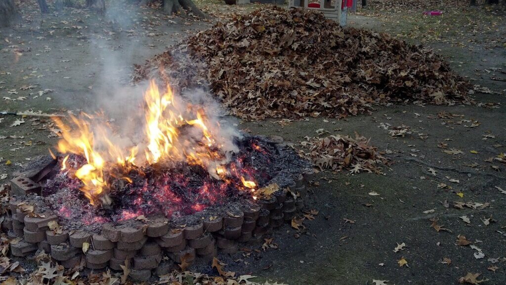 DIY Guide To Building A Backyard Fire Pit